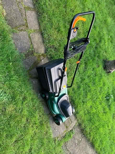 Photo of free Electric lawn mower (Chelmsford CM2) #2