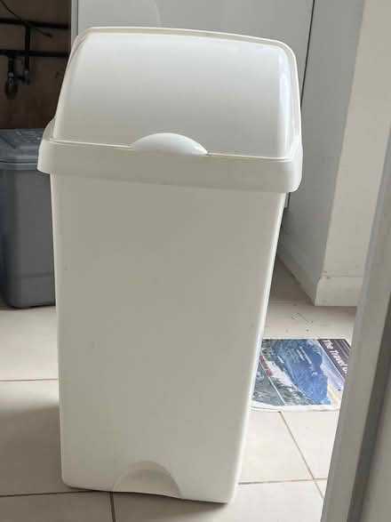 Photo of free White bin (Radlett WD7) #1