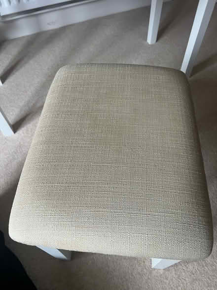 Photo of free Beautiful Dressing table with matching stool and mirror (Beaconsfield HP9) #4