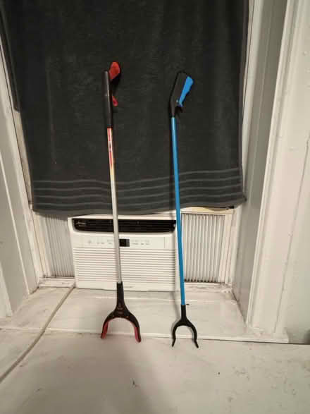 Photo of free Grabbers 🤷🏻‍♀️ (Clason Point Bronx NY) #1