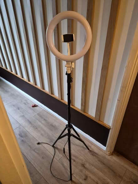 Photo of free Phone stand tripod (LE77AD) #1