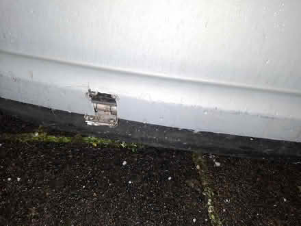 Photo of free Large Roof Box, broken hinge (East Kilbride G74) #2