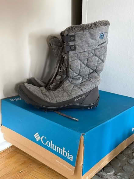 Photo of free Winter Boot (Rideau st) #1