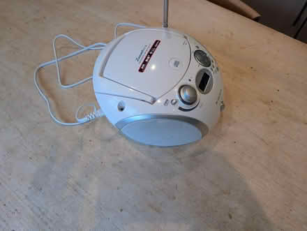 Photo of free Working DAB radio/CD player (ME15 Loose) #1