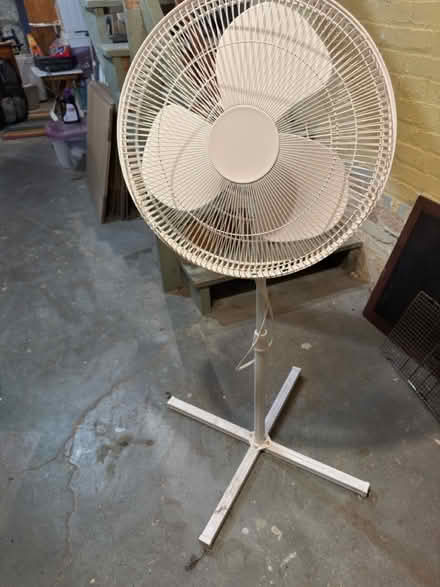 Photo of free Box fan & oscillating floor fan (Woodley Park) #2