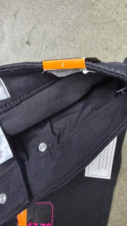 Photo of free Girls / woman size 7 stretch jeans (Glendale) #3