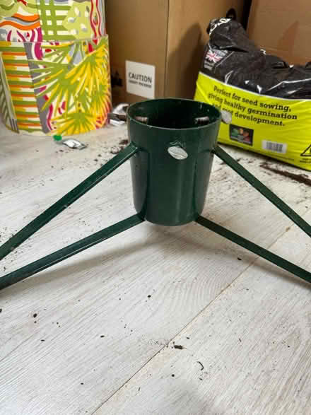 Photo of free Christmas tree stand (St Albans, AL1) #1