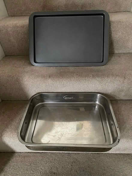 Photo of free Large Swan roasting tray and tray (Woodseats S8) #1