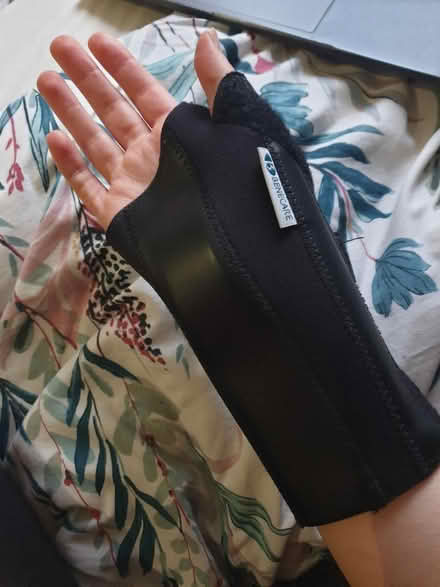 Photo of free Wrist/thumb splint (Bevendean crescent bn2 4rb) #1