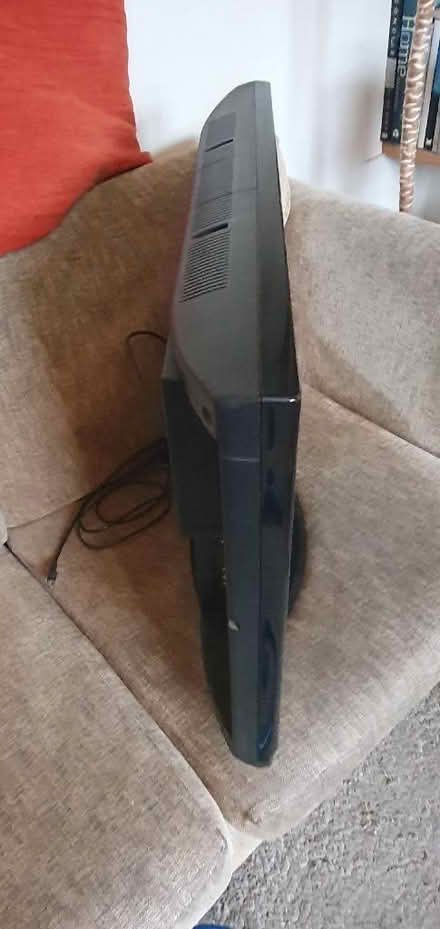 Photo of free Flat screen tv (Hartington Road BN2) #2