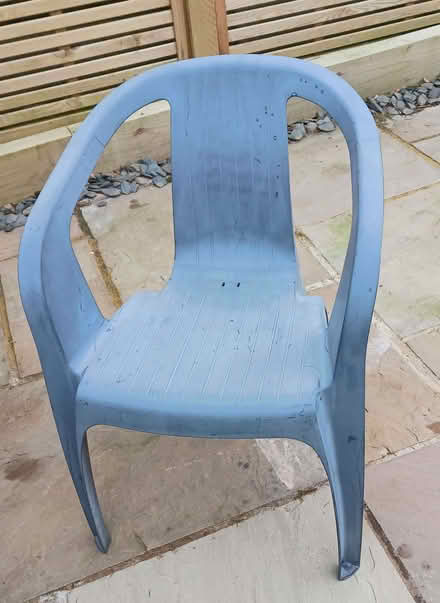 Photo of free Grey Plastic Patio Set (Wiswell BB7) #3