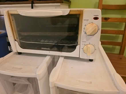 Photo of free Small Toaster Oven (Wallingford) #1