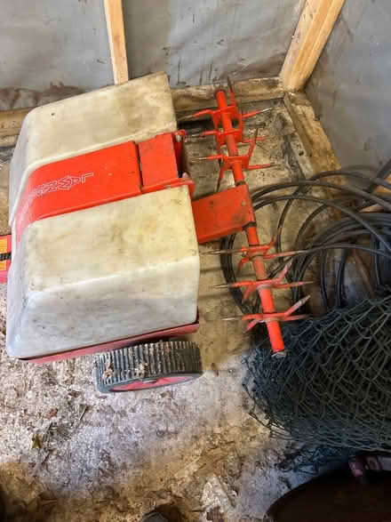 Photo of free Lawn spiker (Haldens AL6) #2