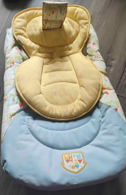 Photo of free Car seat and baby bouncing chair (DY10 Kidderminster.) #2