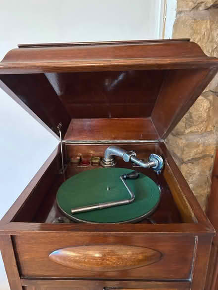 Photo of free Vintage wind up Gramophone (Brough CA17) #2