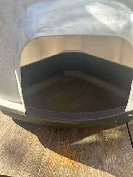 Photo of free Hooded cat litter tray (Shaklwell N16) #4