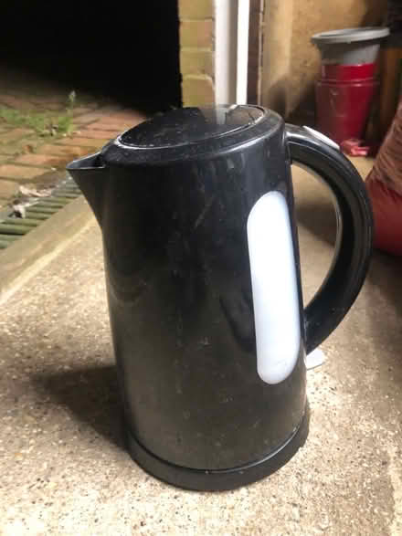 Photo of free 1.7 litre kettle (Whitehill SG4) #1