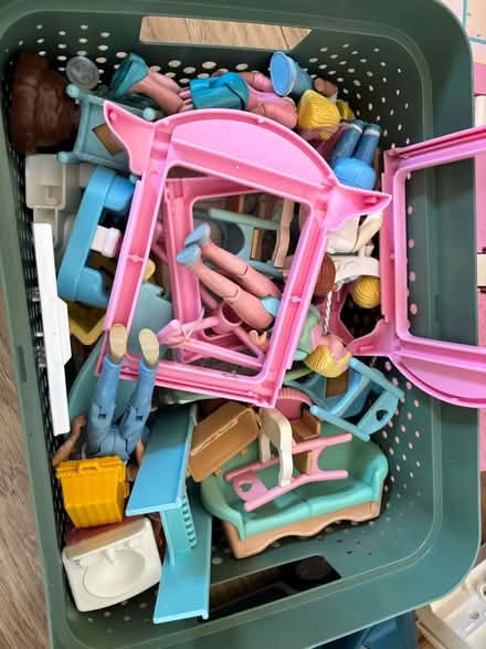 Photo of free Dolls house plus accessories (Gracemount EH16) #1