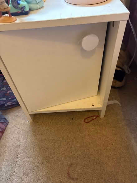 Photo of free Chester draws and side table (CR7 Thornton Heath) #2