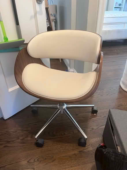 Photo of free MCM style desk chair (Bronxville/Yonkers) #1