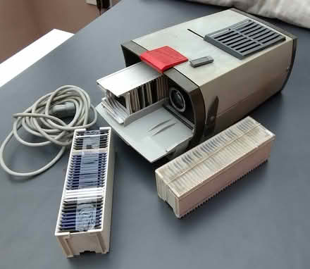 Photo of free 35 mm slide Projecter (Kendal LA9) #1