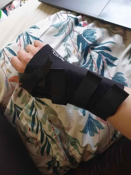 Photo of free Wrist/thumb splint (Bevendean crescent bn2 4rb) #2