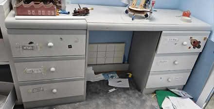 Photo of free Desk & drawers (Kennington, OX1) #1