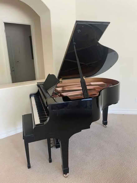 Photo of free Pristine Yamaha Baby Grand Piano (506 S 11th St Philadelphia) #2