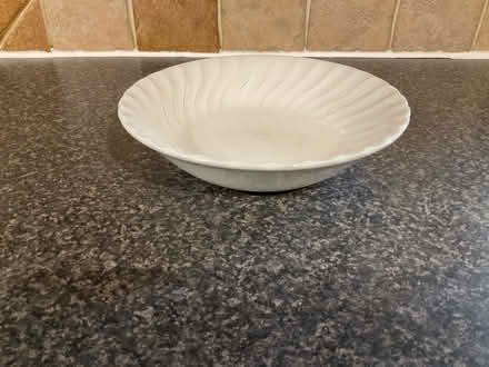 Photo of free 3 bowls (World’s End Burgess Hill) #1