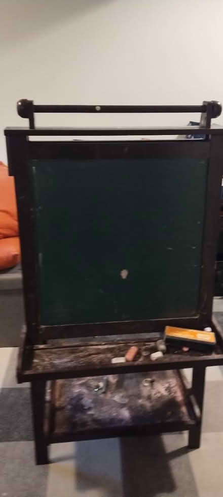 Photo of free Kid's easel (39th ave S and SCourt st) #4