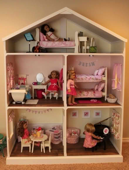 Photo of American Girl dollhouse (North Wheaton) #2
