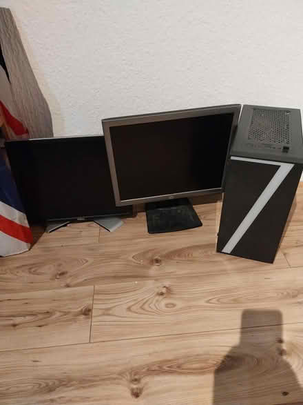 Photo of free Computer/monitors (stockport SK7) #1