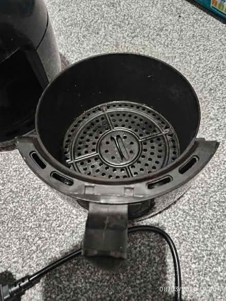 Photo of free Damaged air fryer for parts (Whitson Road EH11) #3