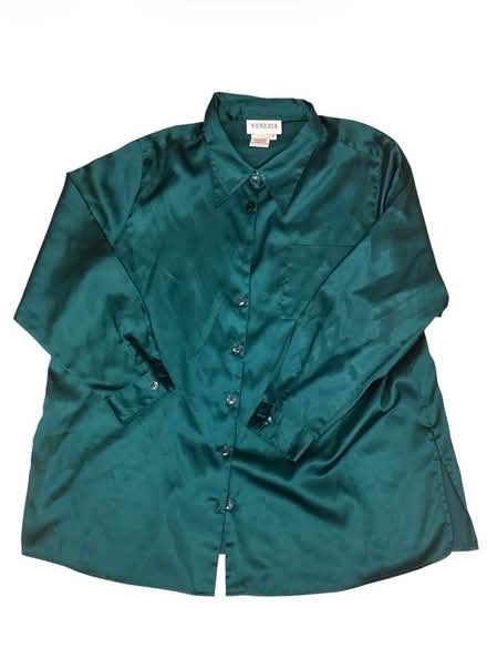 Photo of free Venezia Woman’s Top (Brooklyn Storage) #1