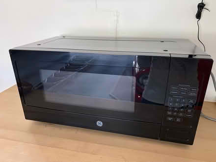 Photo of free GE Spacesaver Microwave NEEDS WORK (Penn Valley) #1
