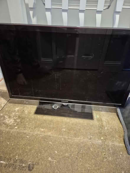 Photo of free Tv (GL7 3) #1