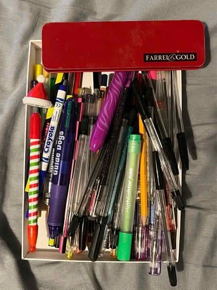 Photo of free Load of pens and pencils (RG7 3HY) #1