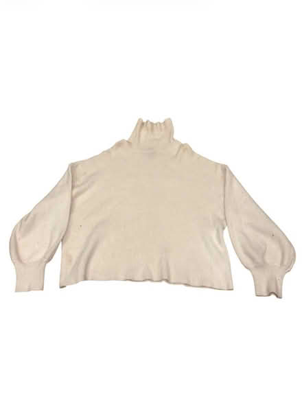 Photo of free Forever 21 Woman’s White Knit Top (Brooklyn Storage) #1