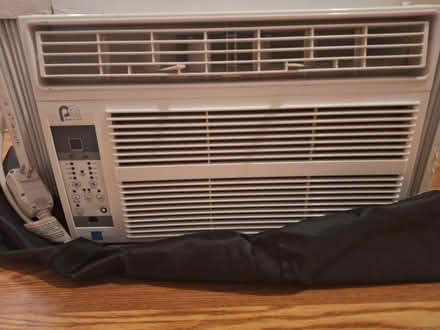 Photo of free AC Unit. Living room/bedroom (Sunnyside) #2