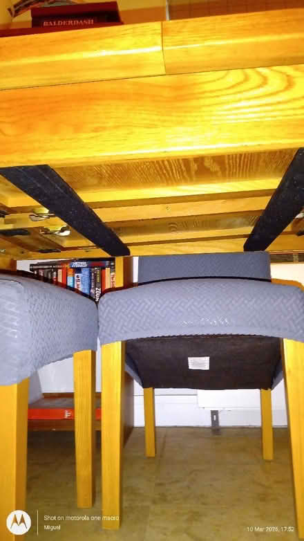 Photo of free Oak table and chairs (Woodley RG5) #4