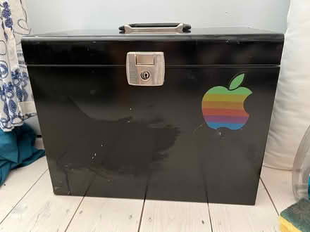 Photo of free metal A4 filing box (Poulner BH24) #1