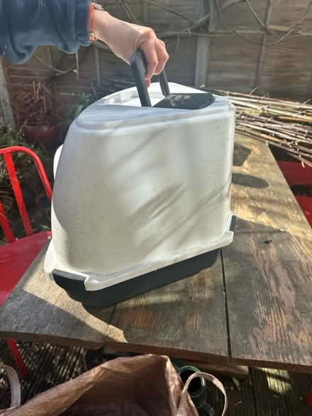 Photo of free Hooded cat litter tray (Shaklwell N16) #2