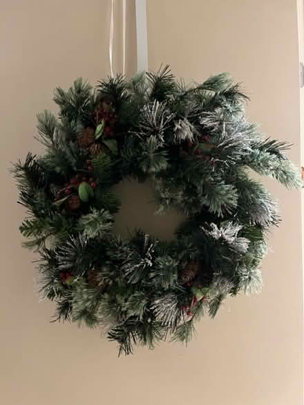 Photo of free Christmas wreath with lights (SE1) #1