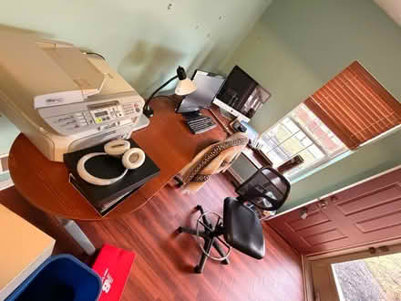 Photo of free Taller cushioned office chair (Chalfont 18914) #2