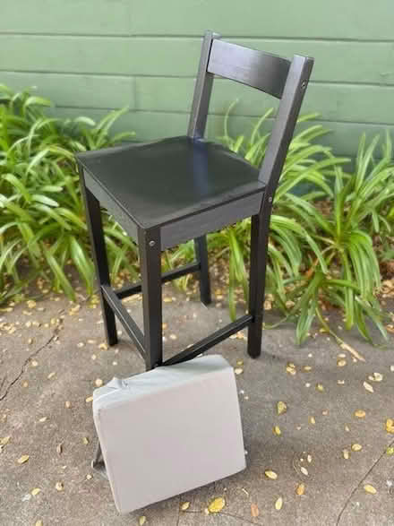 Photo of free vintage stereo barstool Tesla mats (Alameda 94501, near city hall) #3