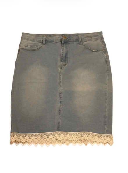 Photo of free Oak & Poppy Woman’s Skirt (Brooklyn Storage) #1