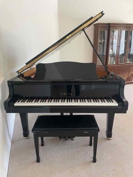 Photo of free Pristine Yamaha Baby Grand Piano (506 S 11th St Philadelphia) #1