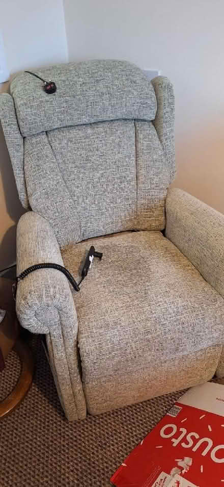 Photo of free Electric Recliner chair (Tilehurst RG30) #1