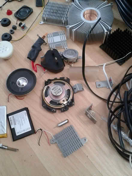 Photo of free small collection of electronics (Lower Earley RG6) #2