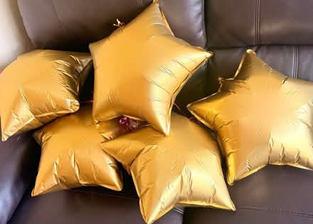 Photo of free x5 Gold Star Balloons (New Southgate, N11) #1